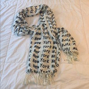 100% cashmere “New York” scarf